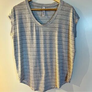 Athleta Cloudlight Stratus Striped Tee – Grey – Size M